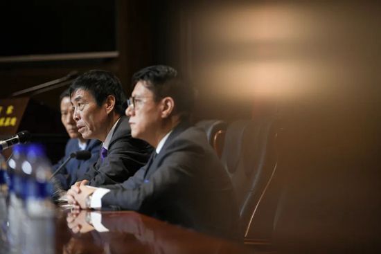 亚洲精品综合一区二区